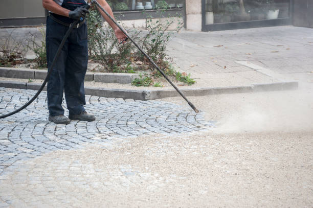 Best Gas Station Cleaning  in Struthers, OH